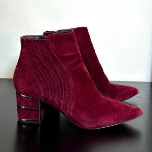 Steve Madden pointed toe burgundy ankle boots, size 9